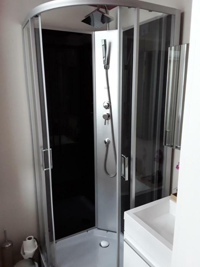 나무르 Le Jardin Du Bord De Meuse B&B 외부 사진